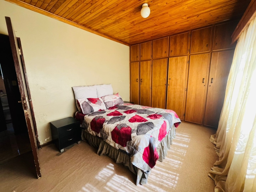 3 Bedroom Property for Sale in Molifi Tau Kloof Free State